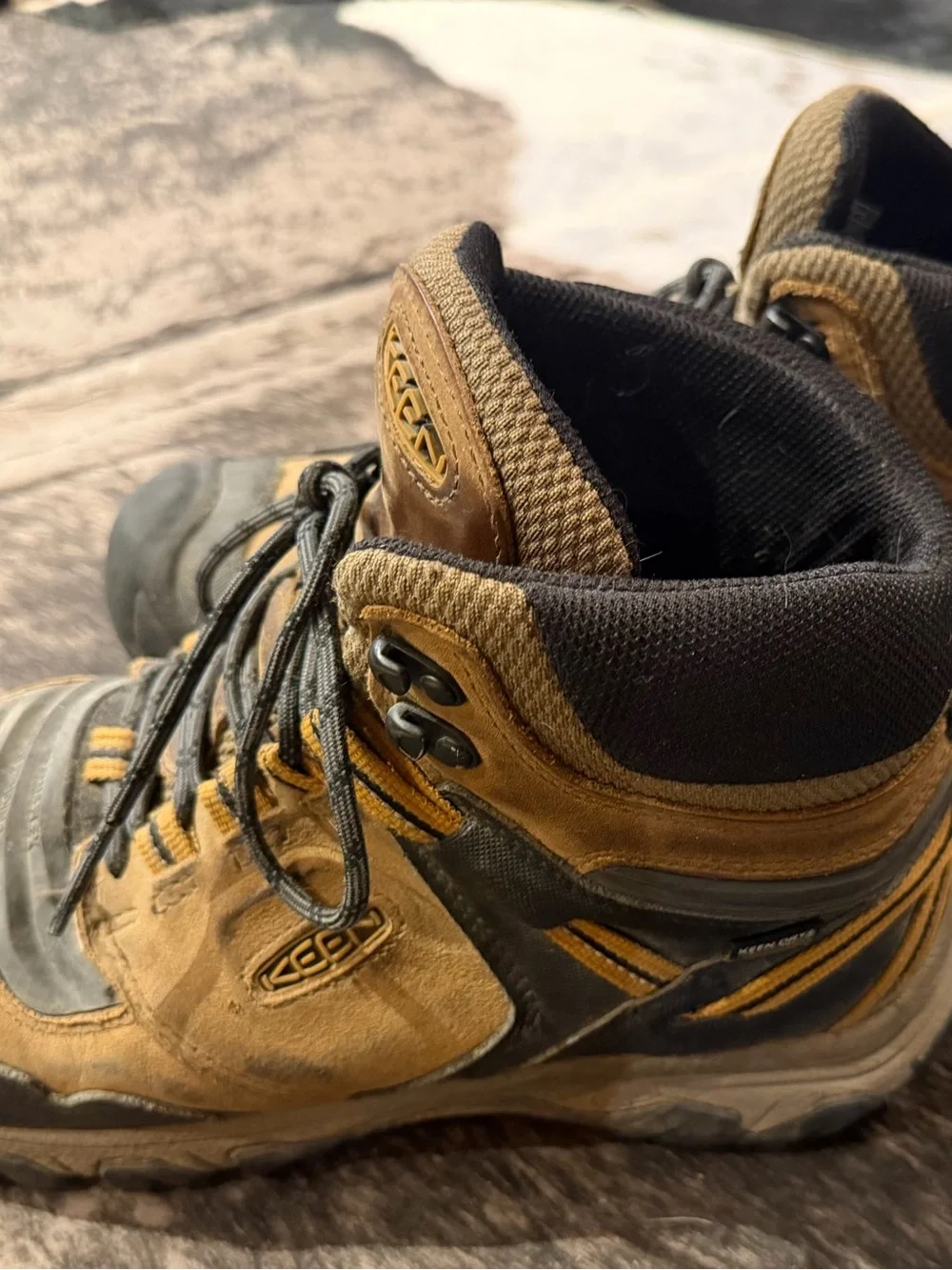 Keen Men's Hiking Boots Brown and Black size 12